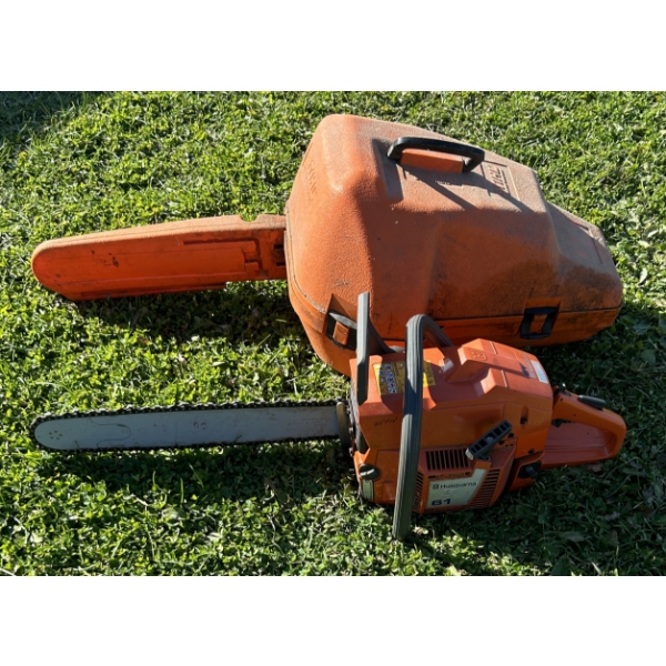 HUSQVARNA MODEL 61 CHAINSAW W / COVER - 18 INCH BAR