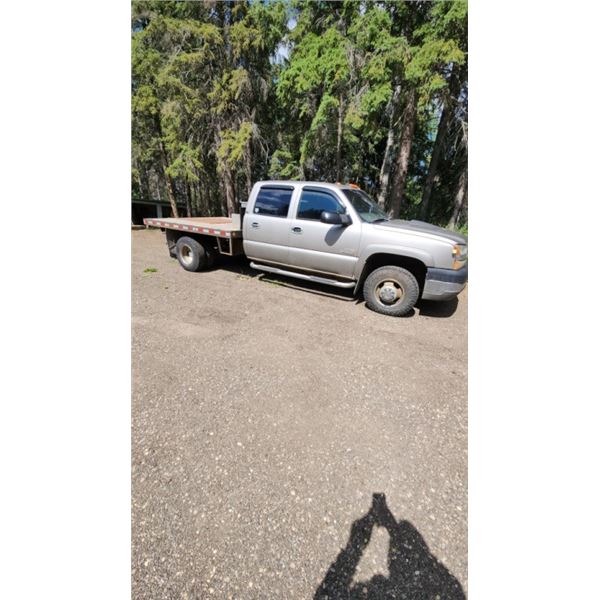 2003 Chev Diesel 6.6 1 Ton 4 X 4 Crew Cab