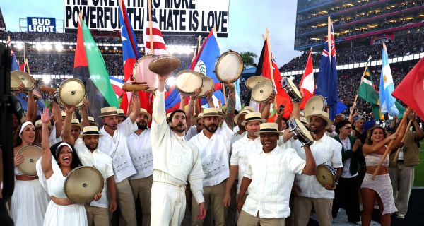 Bild på Bad Bunny från Super Bowl