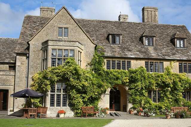 Cotswold Hotel Stay & Dinner for 2