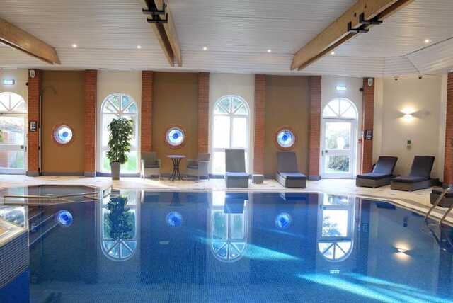 Surrey Spa Break & Breakfast For 2