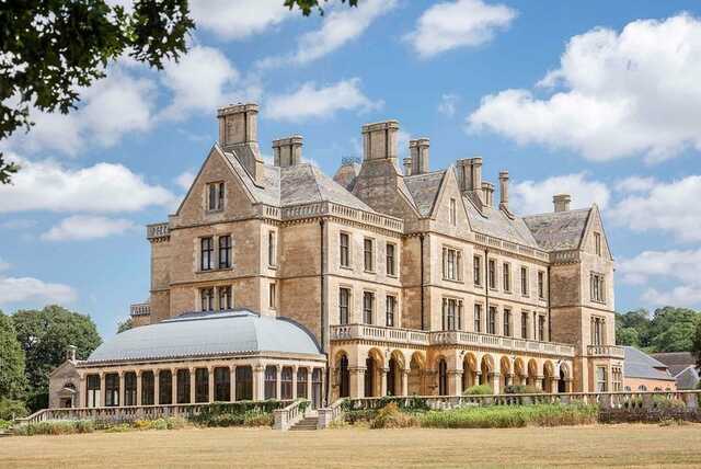 4* Warwickshire Stay & Breakfast for 2