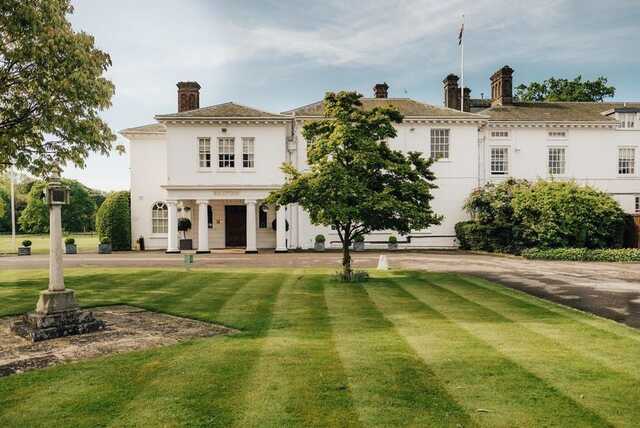 Oxfordshire Stay & Dining for 2