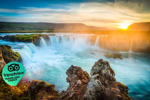 4* Iceland Stay: Northern Lights Flights