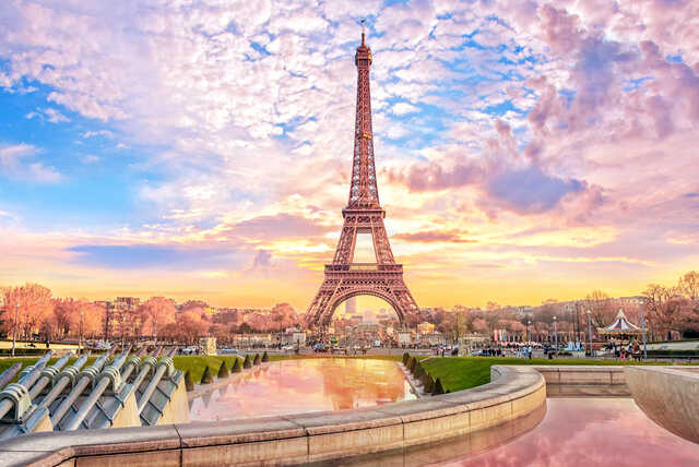 Paris Escape with Eiffel Tower & Flights