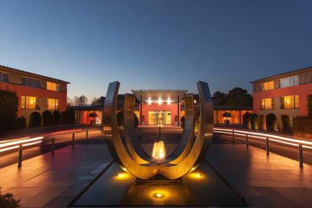 4* Marlow: Breakfast & Spa Access For 2