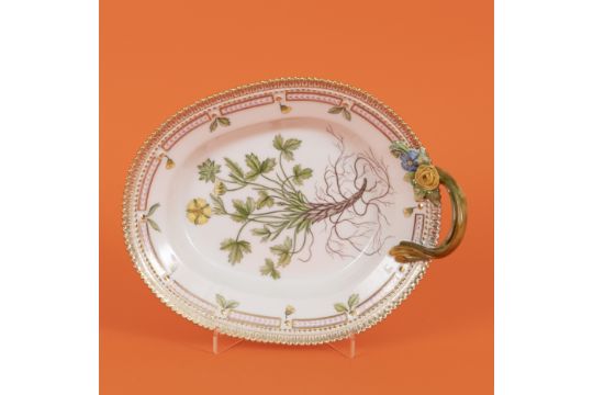 Schale mit stilisiertem Asthenkel 'Flora Danica',…