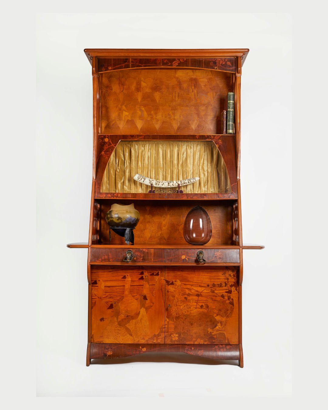 Antiques, Old Master Paintings and Decorative Arts…