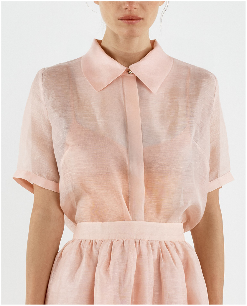 Melinda Blouse  Stunning in pale pink silk/linen, this piece brings a timeless, delicate touch to your wardrobe. A style perfect for whenever the moment calls for something special.  Sizes to fit 10-16