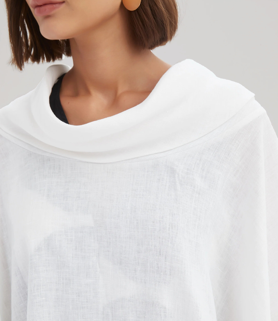 Tirelli  Oversized Collar Poncho  White  Sizes to  fit 10-24    WAS $239  TODAY $99  SAVE $140