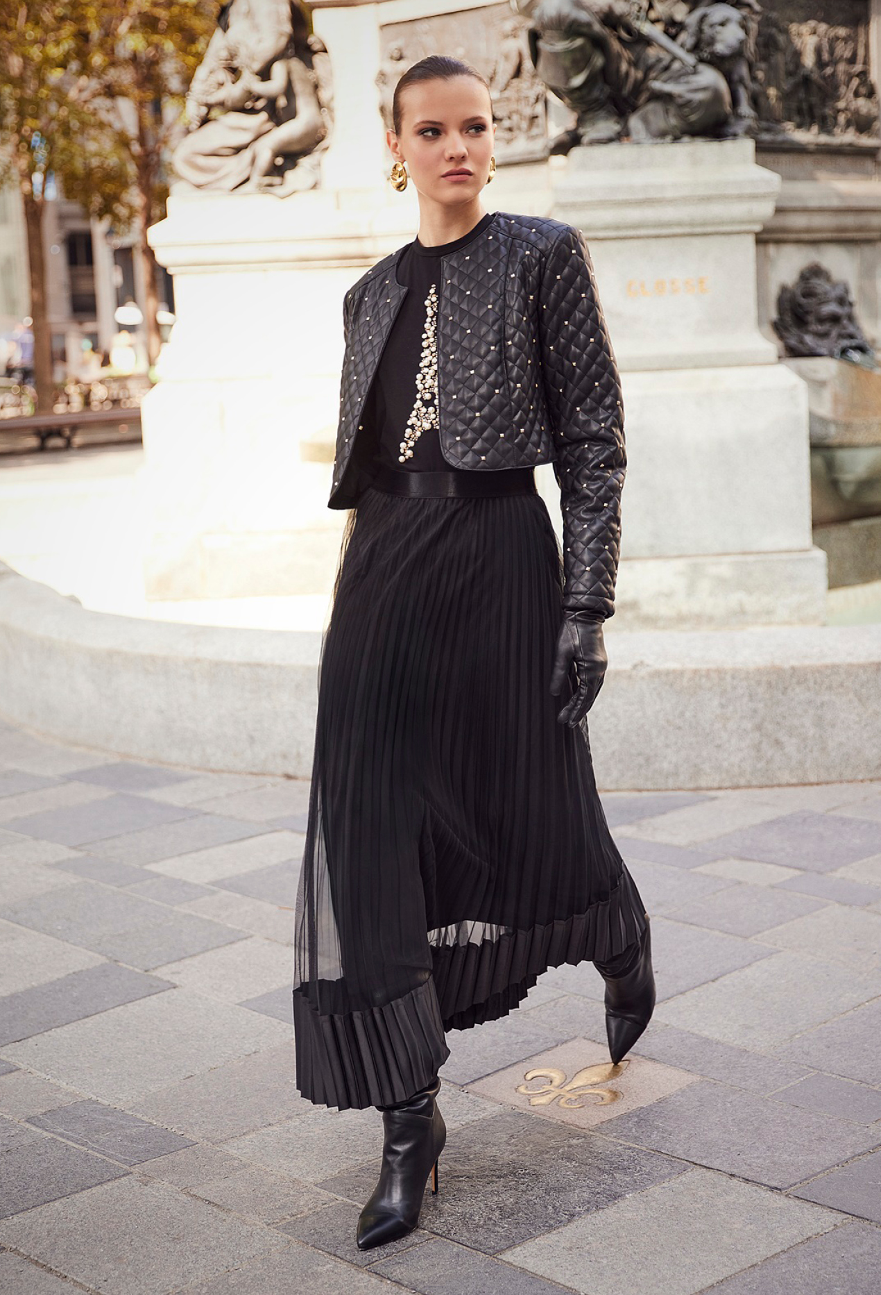 Satin Hem Pleated Skirt