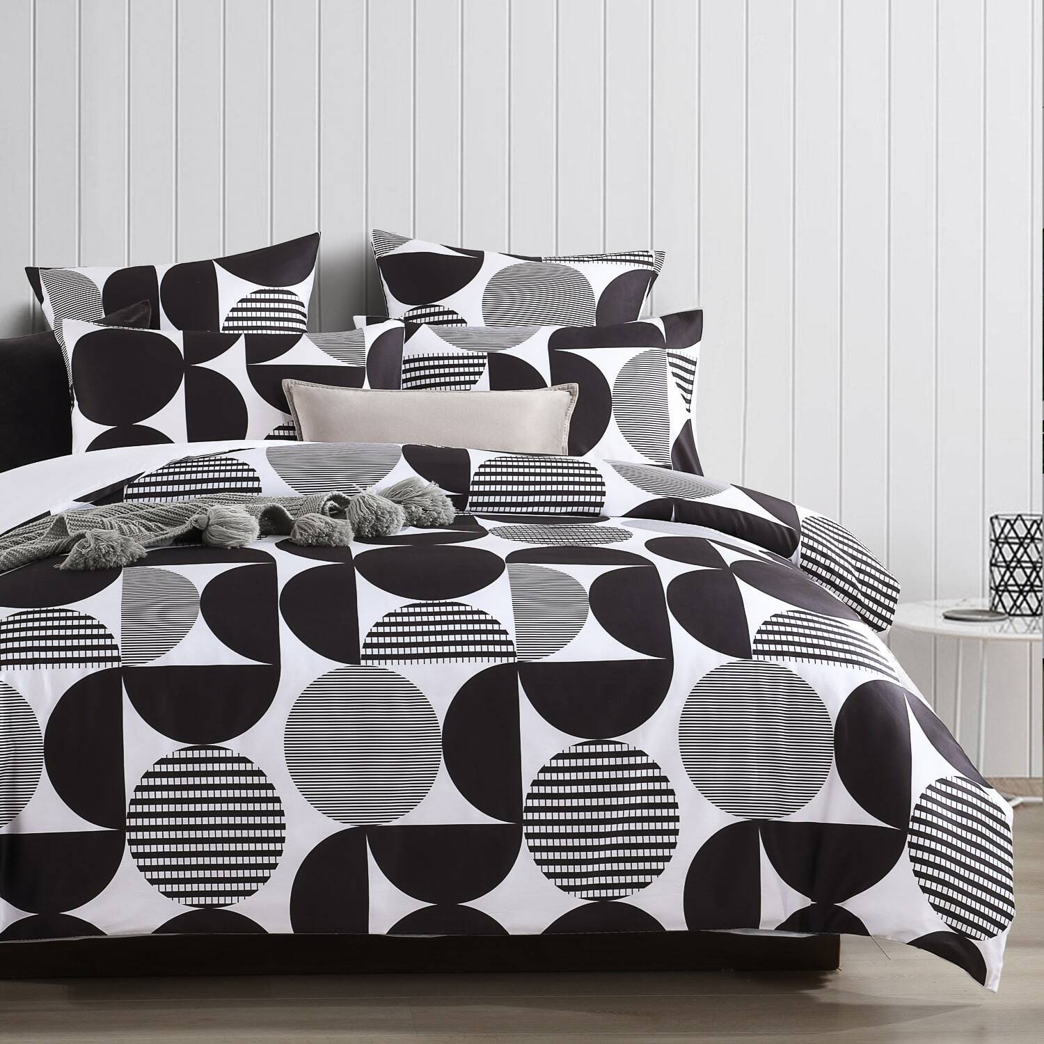 Image of Bolt Quilt Cover Set