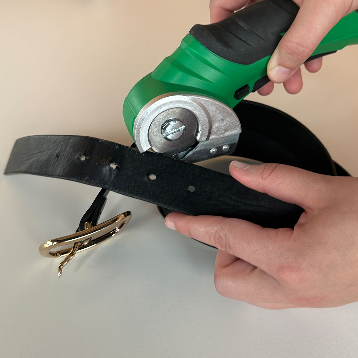 ..Echt- oder Kunstleder,..