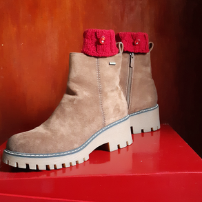 kézzel kötött bokamelegítő kislánynak