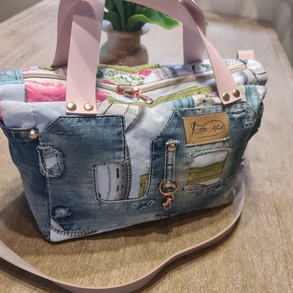 Finom kis stílusú válltáska