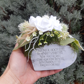 MindenszentekSírdísz- kegyeleti díszített cement állószív