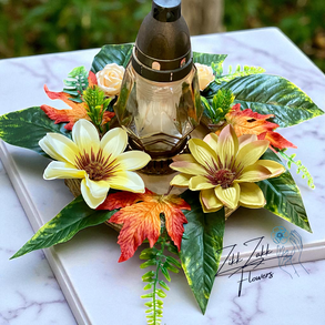 Őszi mécses tartós koszorú sárga és narancs virágokkal