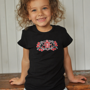 Hímzett székely kislány póló- Fekete