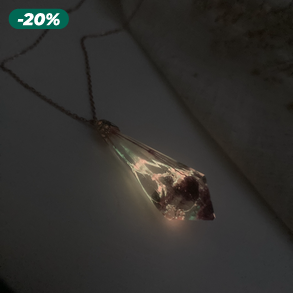 Medálos nyaklánc - Fluoreszkáló kristály inga formájú műgyanta medál