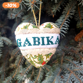 Karácsonyfadísz névvel