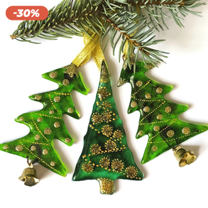 Üveg fenyőfák, karácsonyfadísz arany díszítéssel