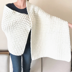 Egyedi horgolt óriás kendő a menyasszonynak, babatakaró, krémfehér gyapjú fonalból - 160 x 55cm - Kisherceg design