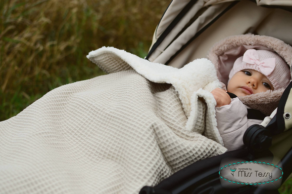 Meleg puha babatakaró - babakocsi takaró - bézs
