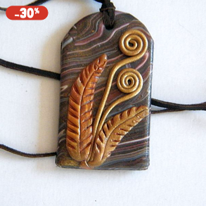 Sötét erdő medál életfa motívummal