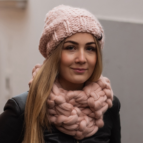 Sál - sapka szett púder rózsaszín, extra vastag, gyapjú pom-pom sapka és körsál