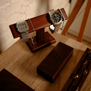 Óra tartó állvány