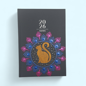 2026. évi napi beosztású mandalás határidőnapló - cicás