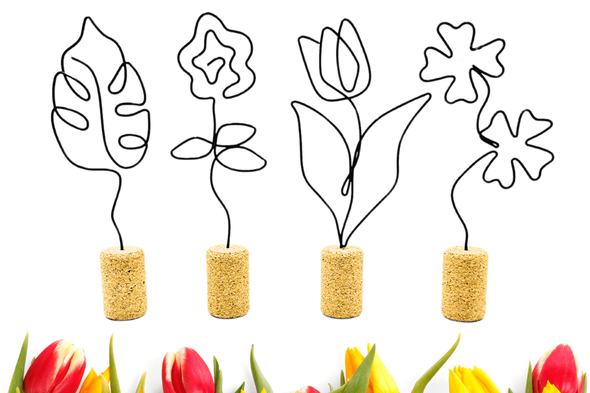 Kis drótvirágok parafadugóban - tulipán, rózsa, lóhere, négylevelű lóhere - Kézműves örök virágok - apró kis ajándék