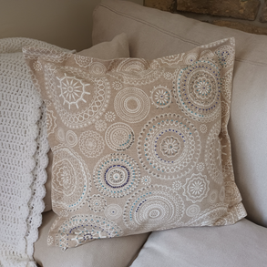 Mandala mintás-kék gyöngyökkel díszített párnahuzat