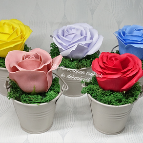 Szappanrózsa kis fém vödörben