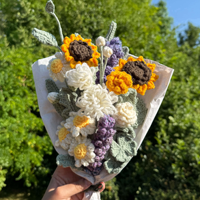 Vadvirágos horgolt csokor – napraforgóval, levendulával és százszorszéppel