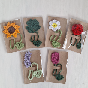 Horgolt virág könyvjelző