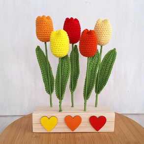 Horgolt tulipános asztali dísz - sárga