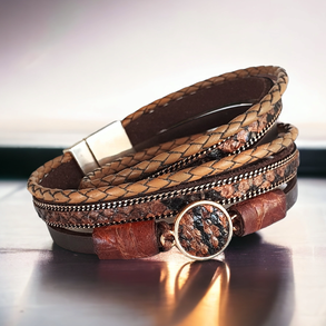 Hosszú barna többszálas bőr karkötő