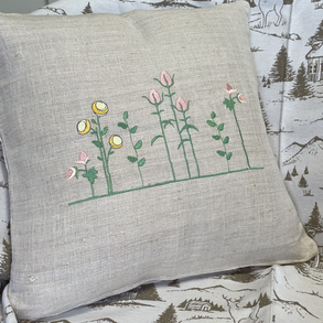 Vászon párnahuzat gépi hímzéssel