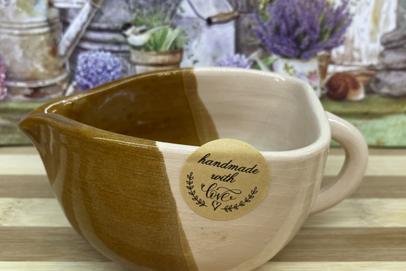 barna vajszínű kiöntő