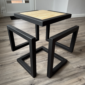 Különleges éjjeliszekrény, sarokasztal, egyedi virágtartó.