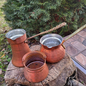 Hagyományos, vörösréz dzsezva ( jeezva, cezve, ibrik  ) szett török kávé főzéshez