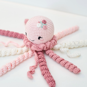 Horgolt KÖZEPES galléros polip virághímzéssel  