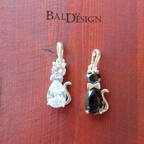 Ezüst fekete vagy fehér köves cica medál