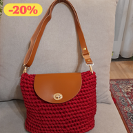 Kispiros válltáska.