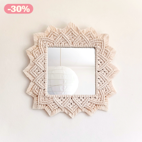 MAKRAMÉ-TÜKÖR-NÉGYZET