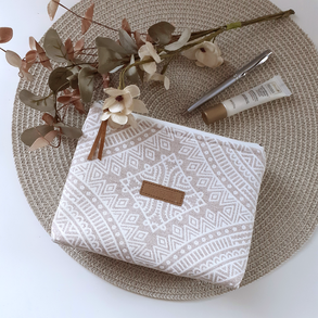 Női neszesszer, kozmetikai táska, tok, "azték" mintával