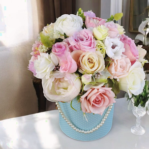 Virágbox gyöngyökkel 