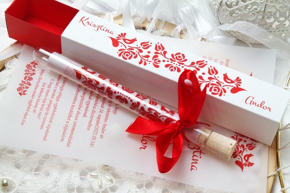 Magyaros esküvői meghívó kémcsővel és dobozzal