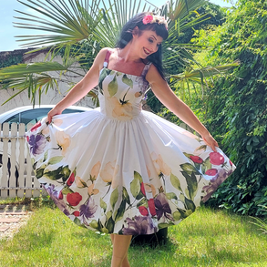 Pinup Rockabilly ruha bordűrös nagy rózsák, romantikus minta